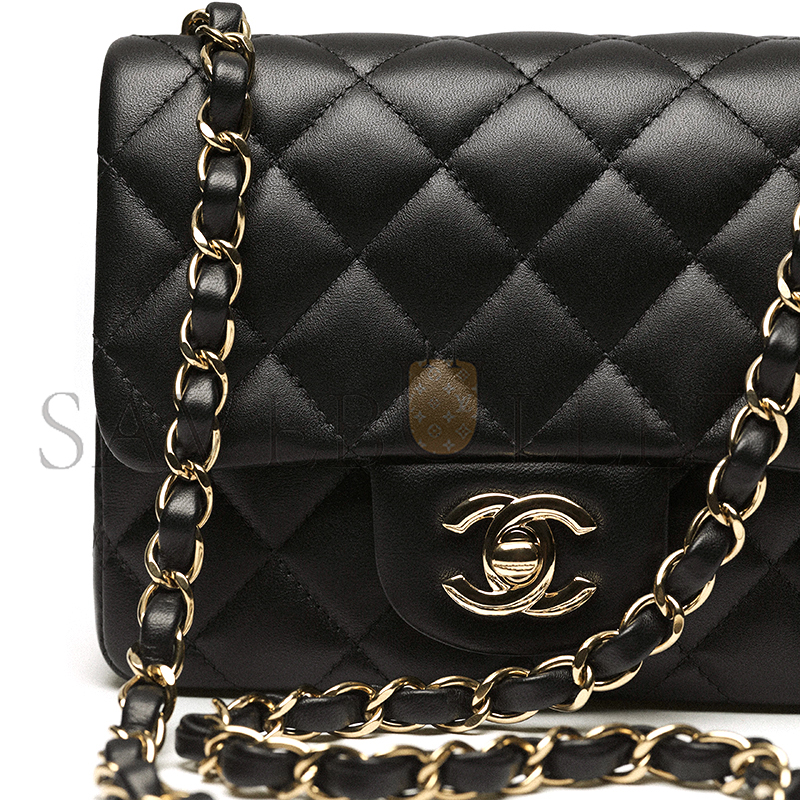 CHANEL MINI CLASSIC HANDBAG A35200 Y04059 94305 (17*13.5*8cm)